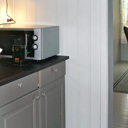 Four-bedroom Holiday In Eide *