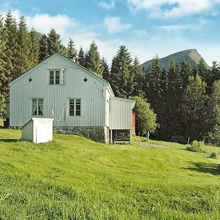 Four-bedroom Holiday In Eide