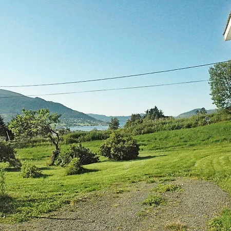 Σπίτι διακοπών Four-bedroom Holiday In Eide